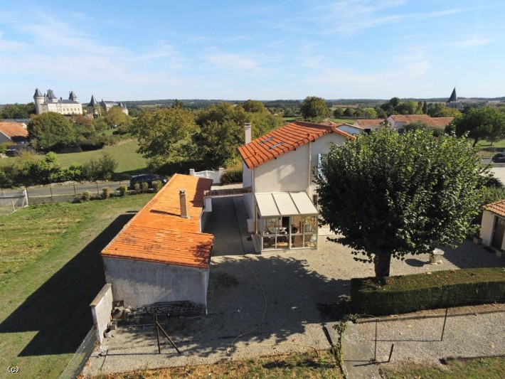 Stone house, 5 bedrooms; Verteuil-sur-Charente