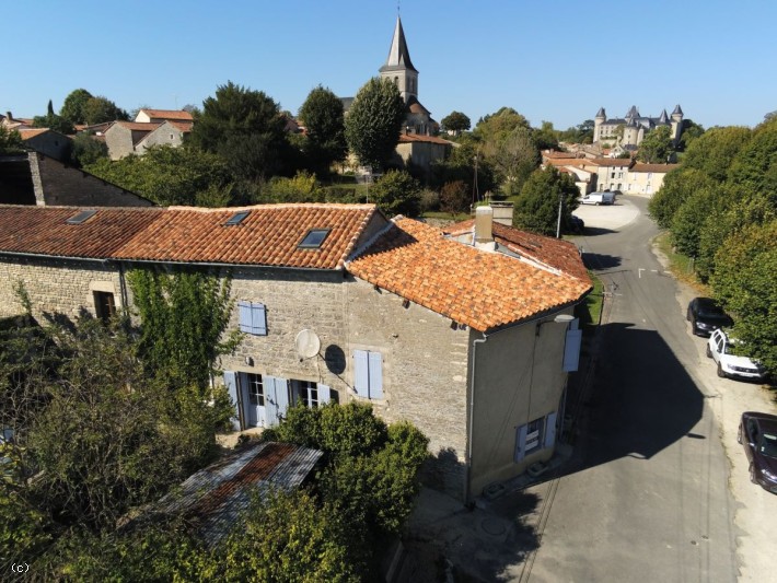 House with Gîte and Garden In The Beautiful Village Of Verteuil-sur-Charente