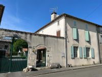 Belle Maison en Pierre centre Verteuil sur Charente avec Porche en Pierre