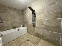 Superbe Maison Avec Gite, 5 Chambres et 6645m2 de Terrain