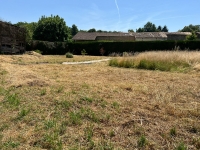 Charmante Maison en Pierre avec Dépendances et Cour Intime – Proche Sauzé-Vaussais