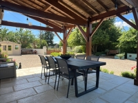 Élégante Demeure Ancienne avec Piscine et Jardin Paysager