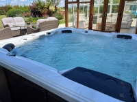 Élégante Demeure Ancienne avec Piscine et Jardin Paysager