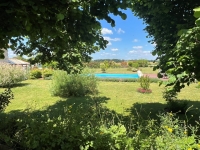 Élégante Demeure Ancienne avec Piscine et Jardin Paysager