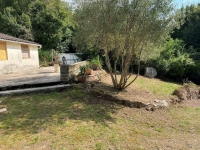 Secluded Bungalow to Renovate in a Superb Wooded Location!