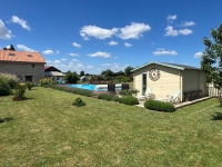 Élégante Demeure Ancienne avec Piscine et Jardin Paysager