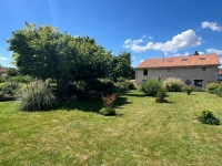 Élégante Demeure Ancienne avec Piscine et Jardin Paysager