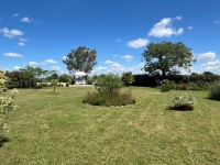 Élégante Demeure Ancienne avec Piscine et Jardin Paysager