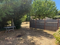 Charmant Ensemble à Vendre Avec 2 Maisons, Granges et Terrain Arboré