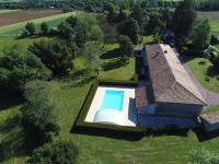 Élégante Longère en Pierre au Cœur d’un Parc Arboré avec Grande Piscine