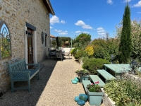Élégante Demeure Ancienne avec Piscine et Jardin Paysager