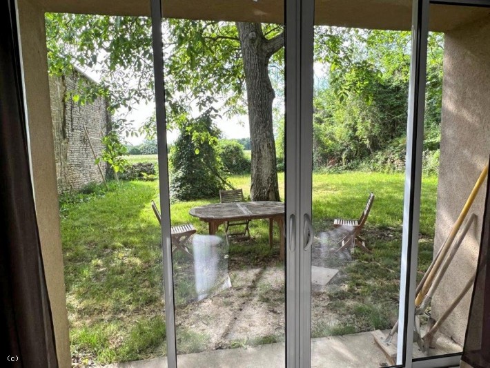 4 Bedroom Superb Charentaise House With Plenty Of Charm