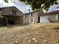 SUPERBES VUES ! Maison en Pierre de 4 Chambres à Nanteuil-en-Vallée