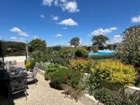 Élégante Demeure Ancienne avec Piscine et Jardin Paysager
