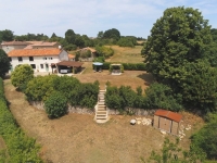 Belle Maison de Campagne avec Vues Magnifiques et Terrain de Golf 2 Trous! - Proche de Nanteuil
