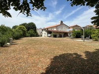 Belle Maison de Campagne avec Vues Magnifiques et Terrain de Golf 2 Trous! - Proche de Nanteuil