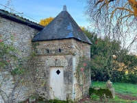 Très Belle Maison du 17e Siècle avec Beau Parc et Dépendances