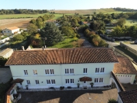 Belle Maison De 6 Chambres Avec Piscine Proche d'Aigre