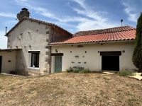 Belle Maison de Campagne avec Vues Magnifiques et Terrain de Golf 2 Trous! - Proche de Nanteuil