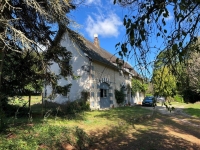 Manoir et Ancienne Grange Rénovée avec Piscine sur un Terrain de plus de 3 Hectares