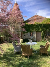 Magnifique Maison de Maître sur plus d'un Hectare de Terrain et avec de Belles Dépendances