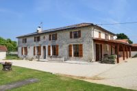 Maison Ancienne Avec 5 Chambres Et Diverses Dépendances Sur Un Terrain De 73105m²