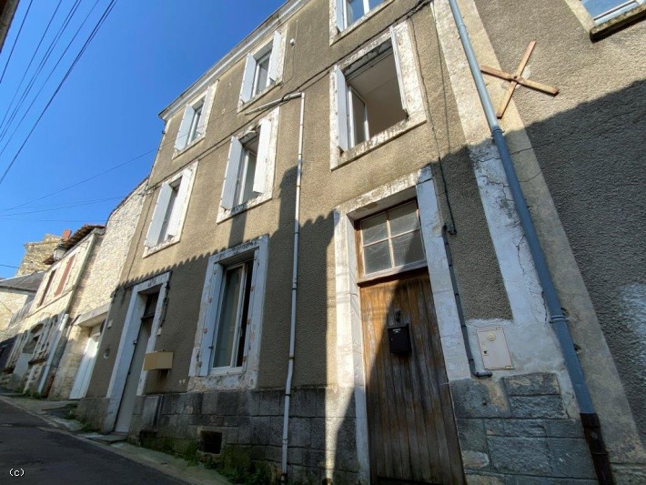 Two Independent Appartments in Ruffec