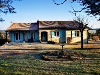 Maison De Plain Pied En Bon Etat Avec Piscine Et Appartement
