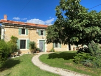 Superbe Maison de Campagne à Nanteuil en Vallée