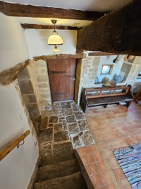 Ensemble Immobilier de Charme avec Maison Principale, Gîte, et Piscine