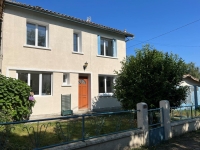 Jolie Maison de 3 Chambres avec Studio, Dépendances et Jardin