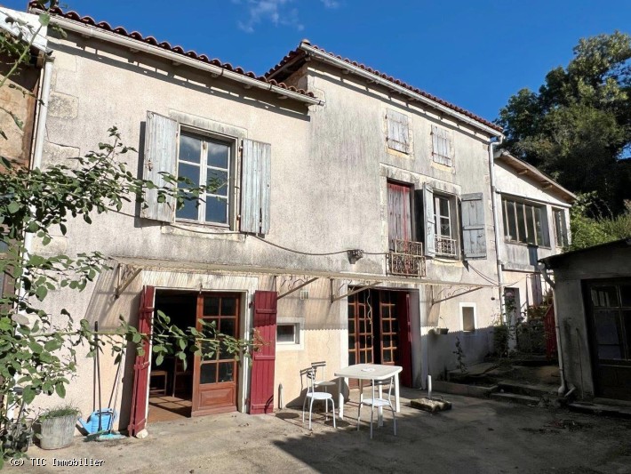 2 Bedroom House with Studio Near Verteuil-sur-Charente