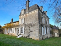 Très Belle Maison du 17e Siècle avec Beau Parc et Dépendances