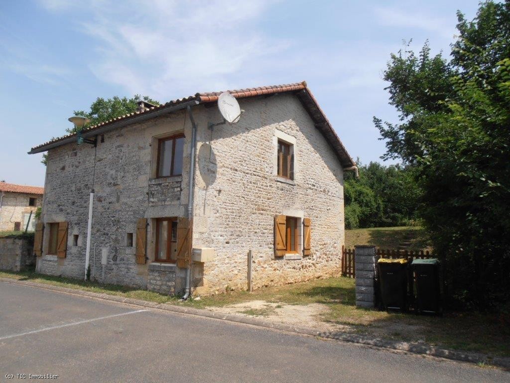 Pretty Detached Stone Property. Ideal Holiday Home