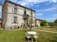 Magnifique Maison de Maître sur plus d'un Hectare de Terrain et avec de Belles Dépendances