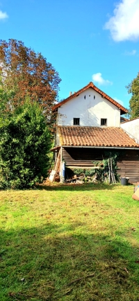 Très Jolie Maison avec Beau Jardin et Dépendances