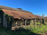 Très Belle Maison du 17e Siècle avec Beau Parc et Dépendances