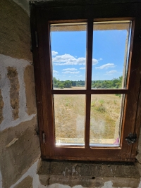 Ensemble Immobilier de Charme avec Maison Principale, Gîte, et Piscine