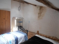Townhouse To Renovate With Courtyard, Close to Commerce