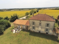 Magnifique Maison de Maître sur plus d'un Hectare de Terrain et avec de Belles Dépendances