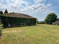 Magnifique Maison de Maître sur plus d'un Hectare de Terrain et avec de Belles Dépendances