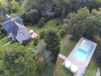 Manoir et Ancienne Grange Rénovée avec Piscine sur un Terrain de plus de 3 Hectares