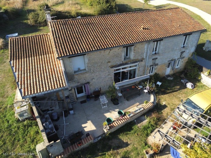 Grande Maison de 5 Chambres avec Studio et Grand Terrain