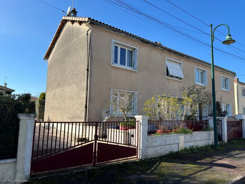 5-Bedroom House with Garden in the Centre of Ruffec