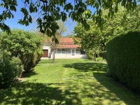 Maison De Campagne Située Au Calme A Vendre. 2 Chambres Et Grand Jardin