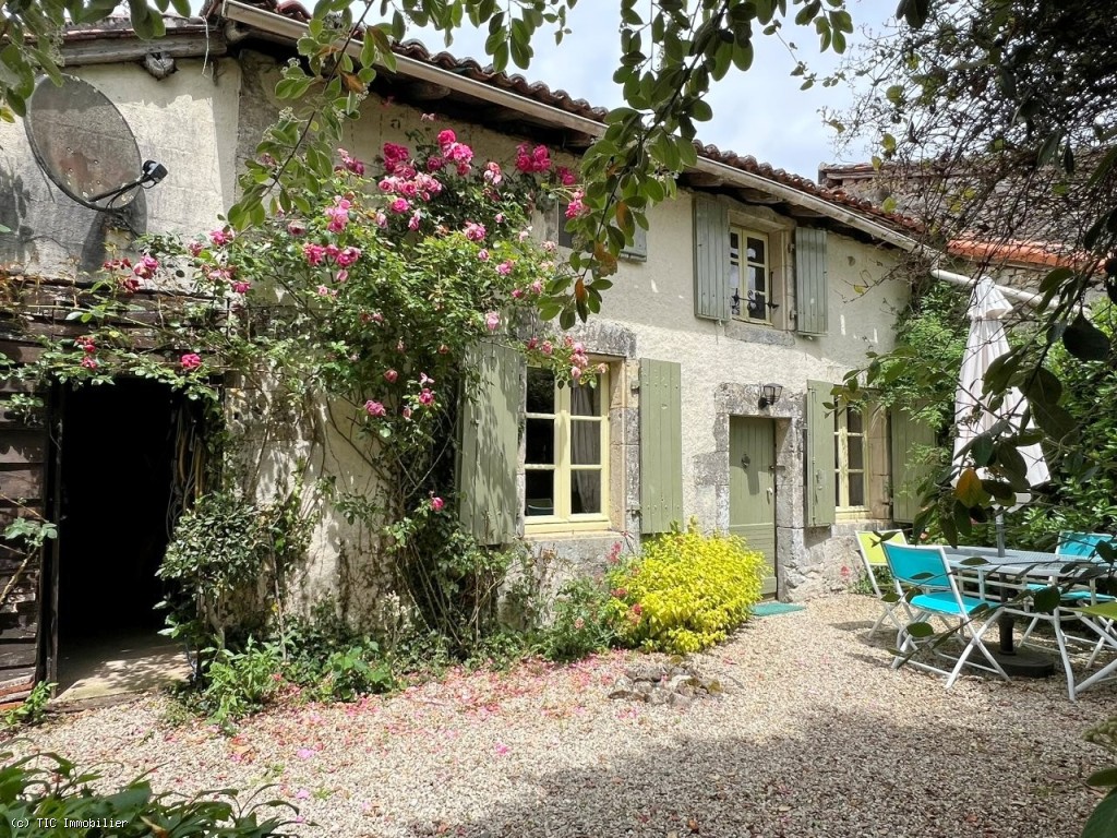 Jolie Petite Maison De Caractère Avec 2 Chambres