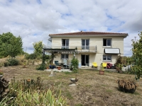 Pavillon Sur Sous Sol Avec Belles Vues et un Hectare De Jardin