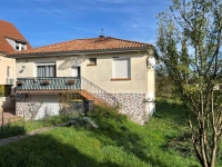 Pavillon sur Sous-sol avec Beau Jardin - Ruffec