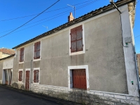 Ancienne Commerce / Maison à Rénover avec 3 Chambres