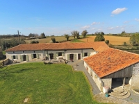 Amazing Views : Beautiful House With Outbuildings And 1.5 Acres